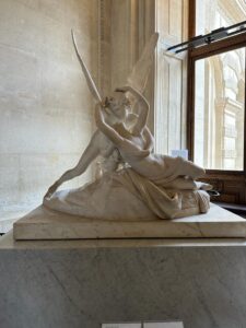 Museu do Louvre - Psiquê Reanimada pelo Beijo de Eros