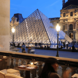 Café Marly no Museu do Louvre